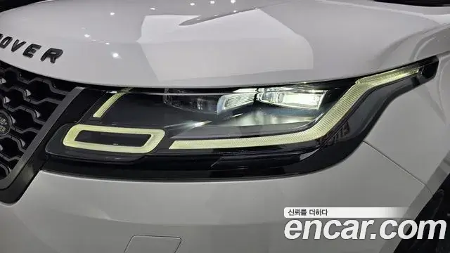 Land Rover Range Rover Velar 2019 — ფოტო 19/36