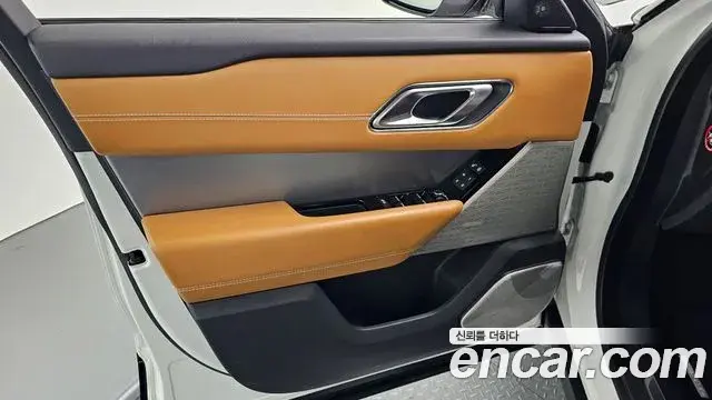 Land Rover Range Rover Velar 2019 — ფოტო 32/36