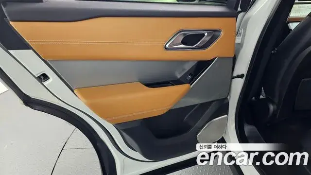 Land Rover Range Rover Velar 2019 — ფოტო 28/36