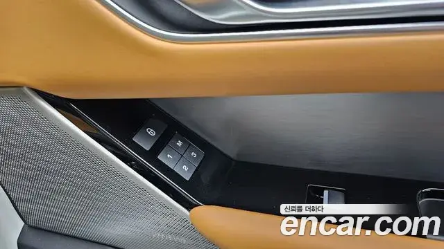 Land Rover Range Rover Velar 2019 — ფოტო 10/36