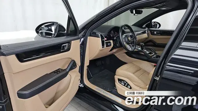 Porsche Cayenne 2021 — Photo 10/20