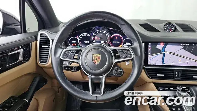 Porsche Cayenne 2021 — Photo 13/20
