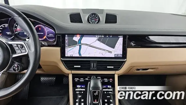 Porsche Cayenne 2021 — Photo 14/20