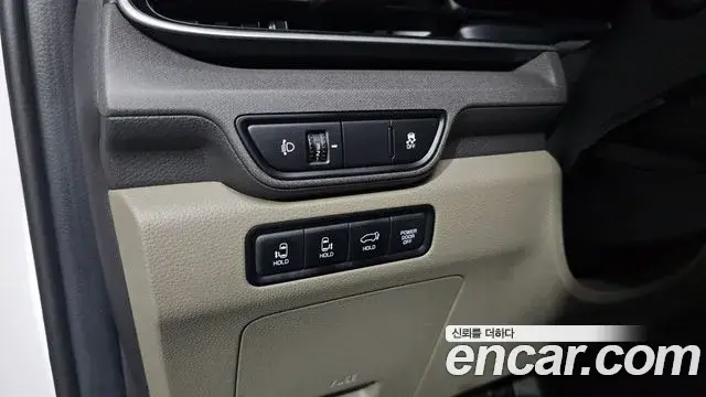 Kia Carnival 2025 — Фото 18/20