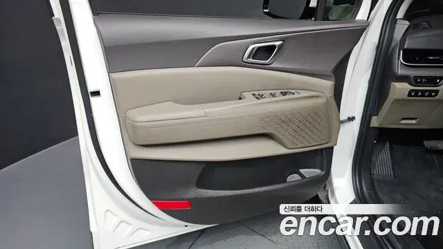 Kia Carnival 2025 — Photo 17/33