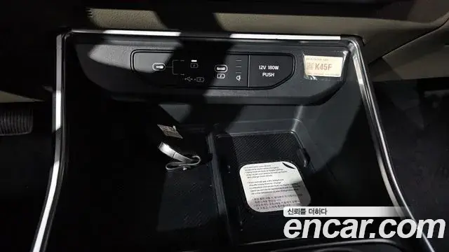 Kia Carnival 2025 — Photo 24/33