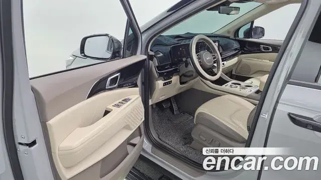 Kia Carnival 2024 — Photo 26/35