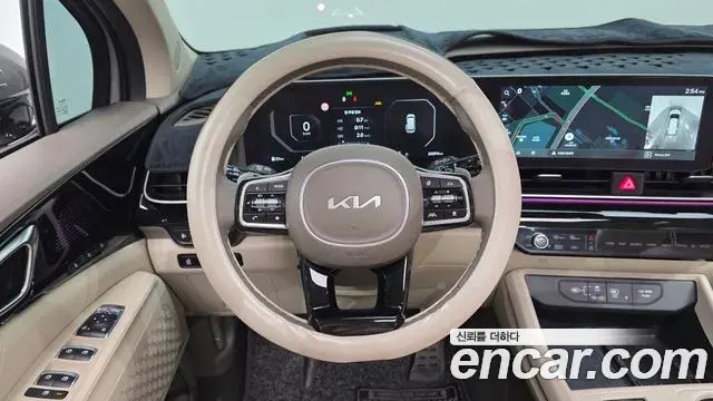 Kia Carnival 2024 — Photo 33/35