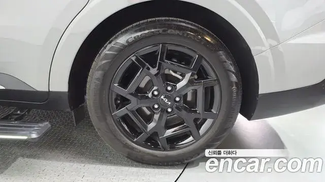Kia Carnival 2024 — Photo 17/35