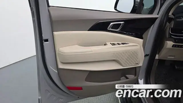 Kia Carnival 2024 — Photo 11/35