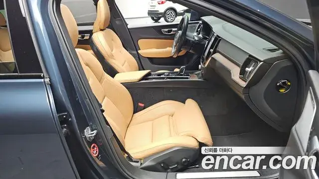 Volvo V60 Cross Country 2021 — ფოტო 11/30