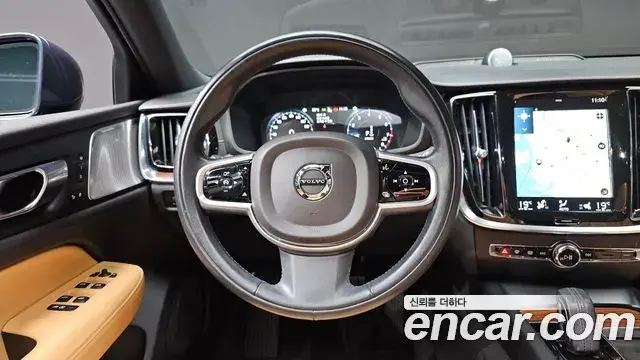 Volvo V60 Cross Country 2021 — ფოტო 27/30