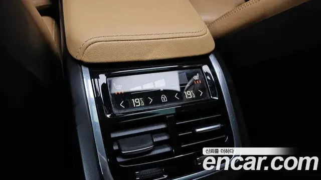 Volvo V60 Cross Country 2021 — ფოტო 14/30