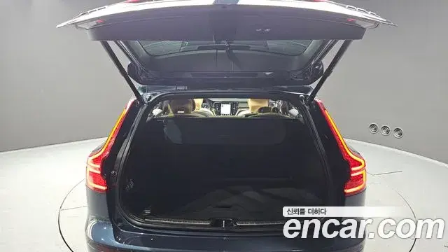 Volvo V60 Cross Country 2021 — ფოტო 5/30