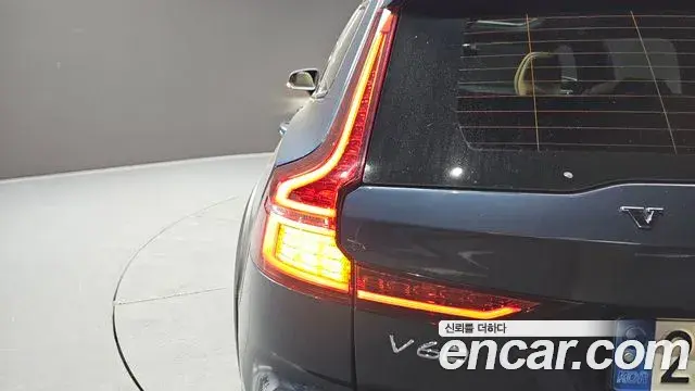 Volvo V60 Cross Country 2021 — ფოტო 19/30