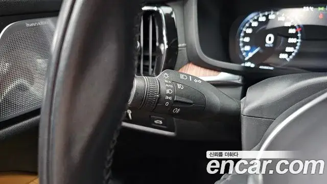 Volvo V60 Cross Country 2021 — ფოტო 2/30