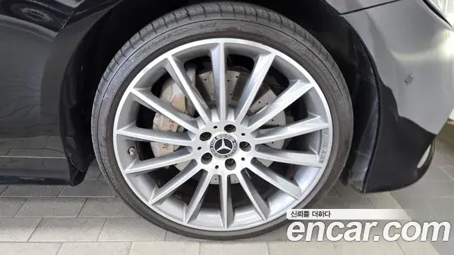 Mercedes-Benz E-Class 2020 — ფოტო 28/30