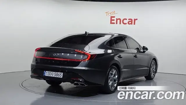Hyundai Sonata Hybrid 2023 — ფოტო 4/30