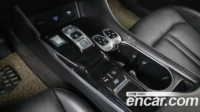 Hyundai Sonata Hybrid 2023 — ფოტო 25/30