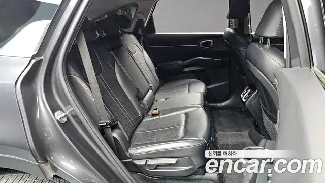 Kia Sorento 2023 — Фото 11/20