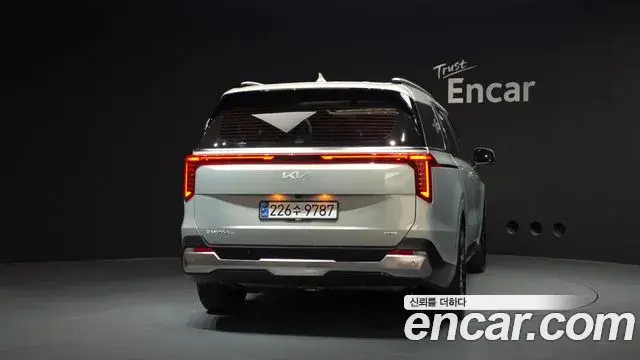 Kia Carnival 2024 — Photo 3/35