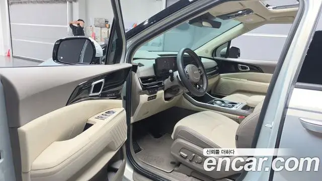 Kia Carnival 2024 — Photo 6/35