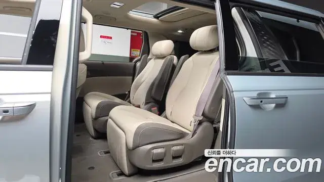 Kia Carnival 2024 — Photo 34/35