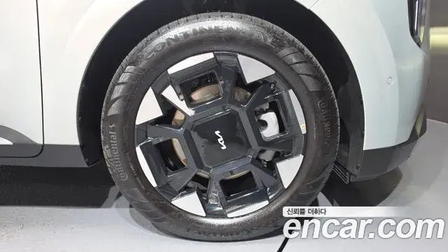 Kia Carnival 2024 — Photo 19/35