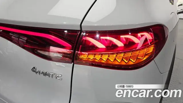 Mercedes-Benz EQE SUV 2023 — Şəkil 16/38