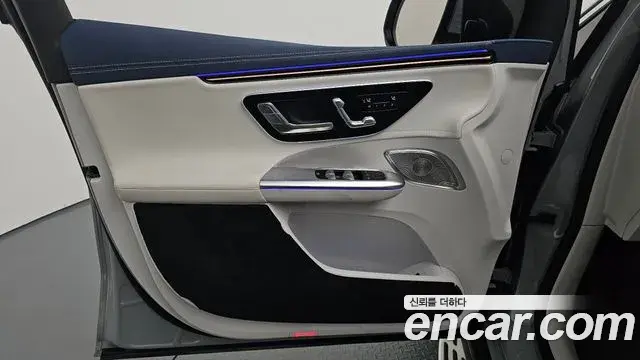 Mercedes-Benz EQE SUV 2023 — Şəkil 30/38