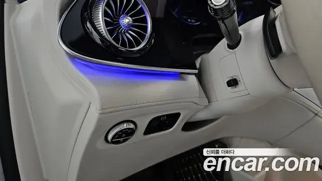 Mercedes-Benz EQE SUV 2023 — Şəkil 22/38