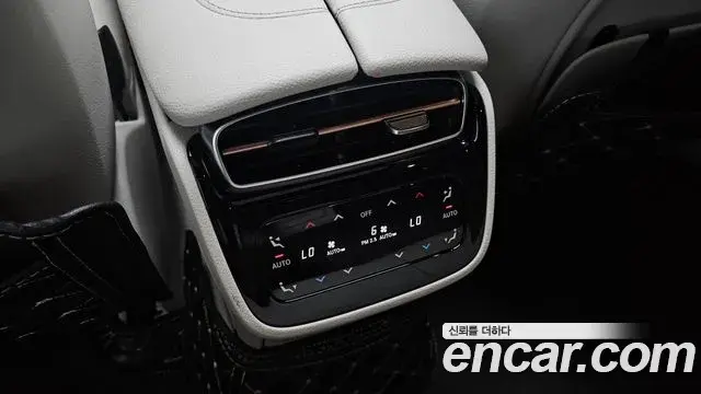 Mercedes-Benz EQE SUV 2023 — Şəkil 17/38