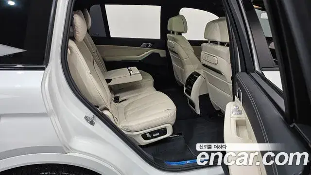 BMW X7 2025 — ფოტო 15/39