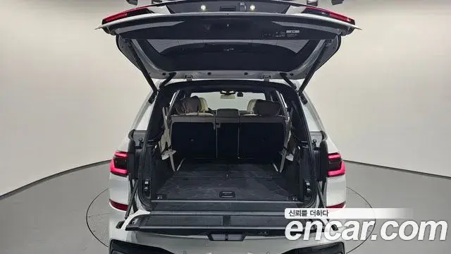 BMW X7 2025 — ფოტო 34/39