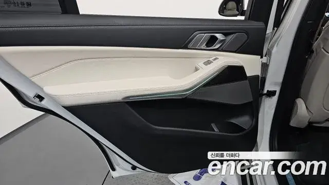 BMW X7 2025 — ფოტო 22/39