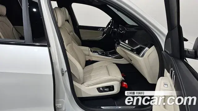 BMW X7 2025 — ფოტო 18/39