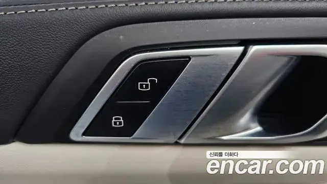 BMW X7 2025 — ფოტო 17/39