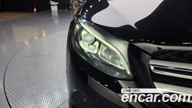 Mercedes-Benz GLC-Class 2019 — Şəkil 4/37