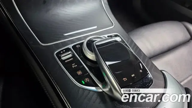 Mercedes-Benz GLC-Class 2019 — Şəkil 21/37