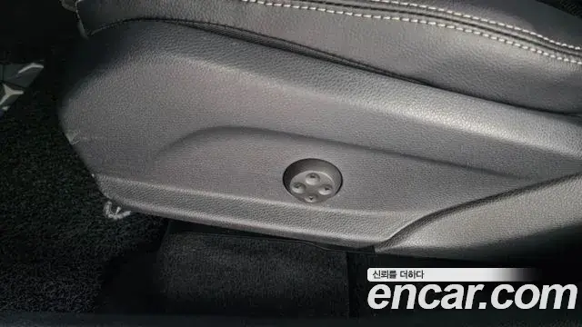 Mercedes-Benz GLC-Class 2019 — Şəkil 32/37
