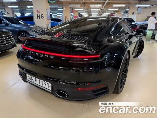 Porsche 911 2020 — Photo 18/19