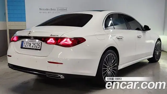 Mercedes-Benz E-Class 2024 — Фото 1/19