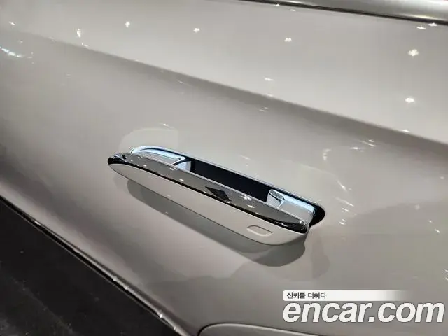 Mercedes-Benz E-Class 2024 — Фото 14/19