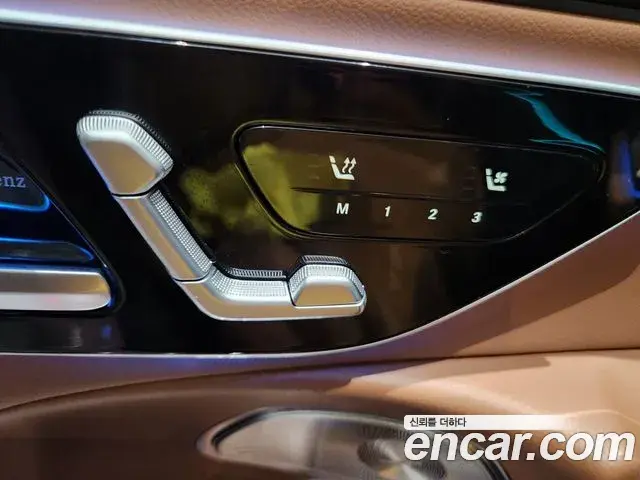 Mercedes-Benz E-Class 2024 — Фото 16/19