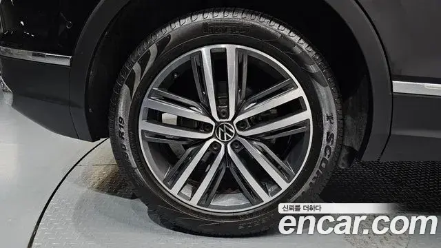 Volkswagen Tiguan 2023 — Photo 36/39