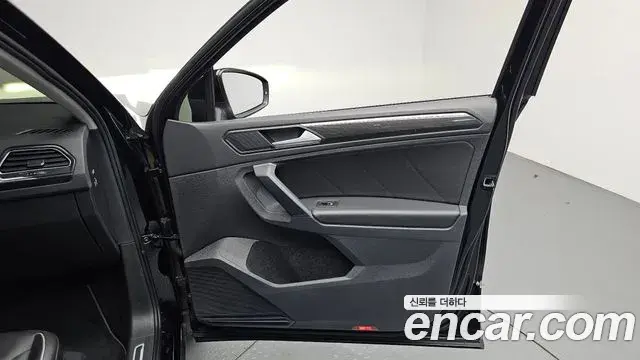 Volkswagen Tiguan 2023 — Photo 16/39