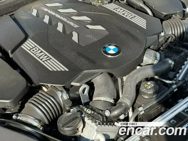 BMW 8 Series 2025 — ფოტო 16/20