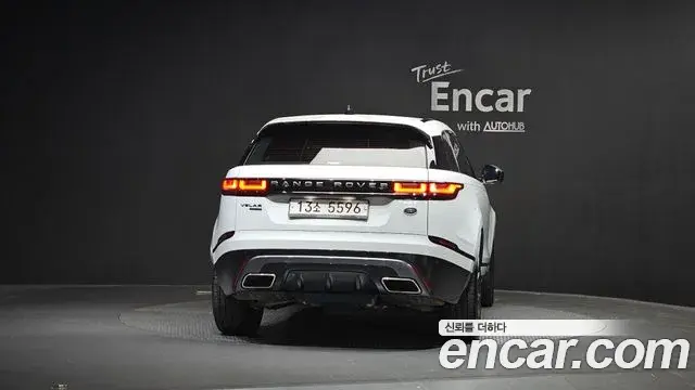 Land Rover Range Rover Velar 2018 — ფოტო 30/36