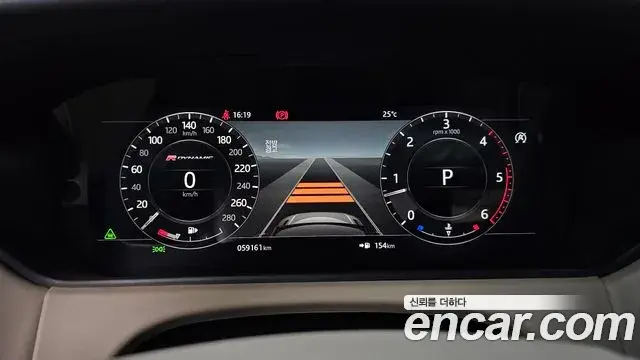 Land Rover Range Rover Velar 2018 — ფოტო 20/36