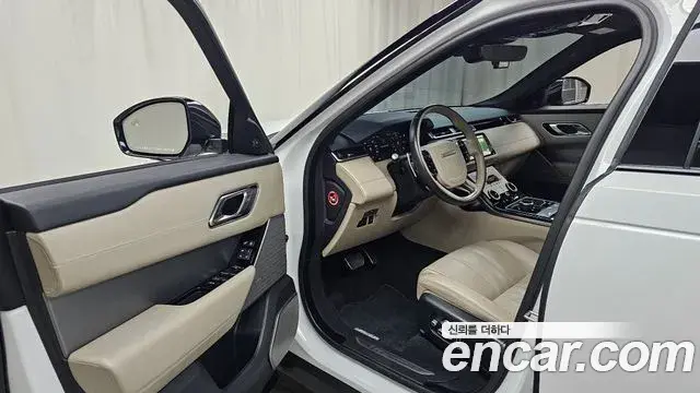 Land Rover Range Rover Velar 2018 — ფოტო 27/36